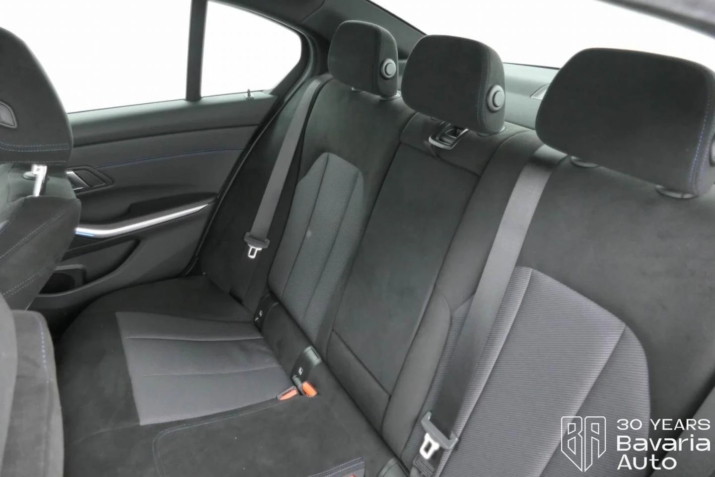 BMW 320 i M Sport Paket - изображение 8