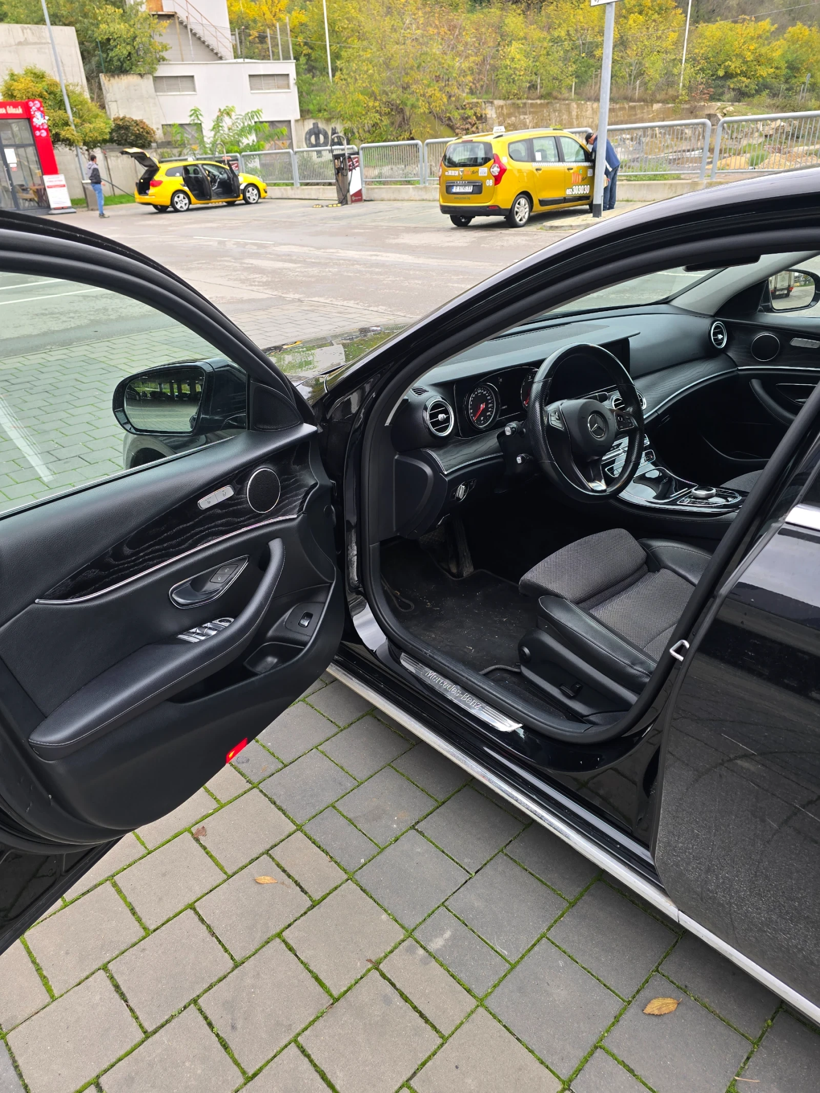 Mercedes-Benz E 220  - изображение 7