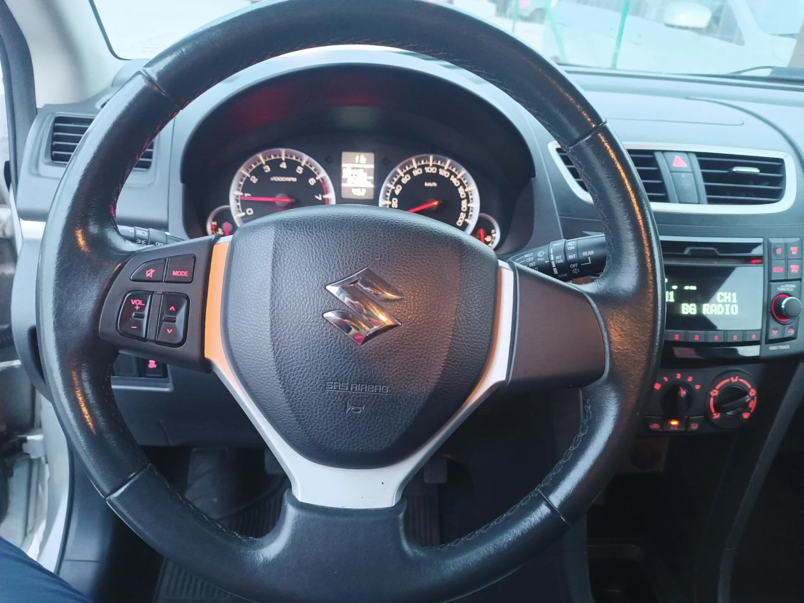 Suzuki Swift 1, 3i, ПЕРФЕКТЕН, ЛИЗИНГ  - изображение 10