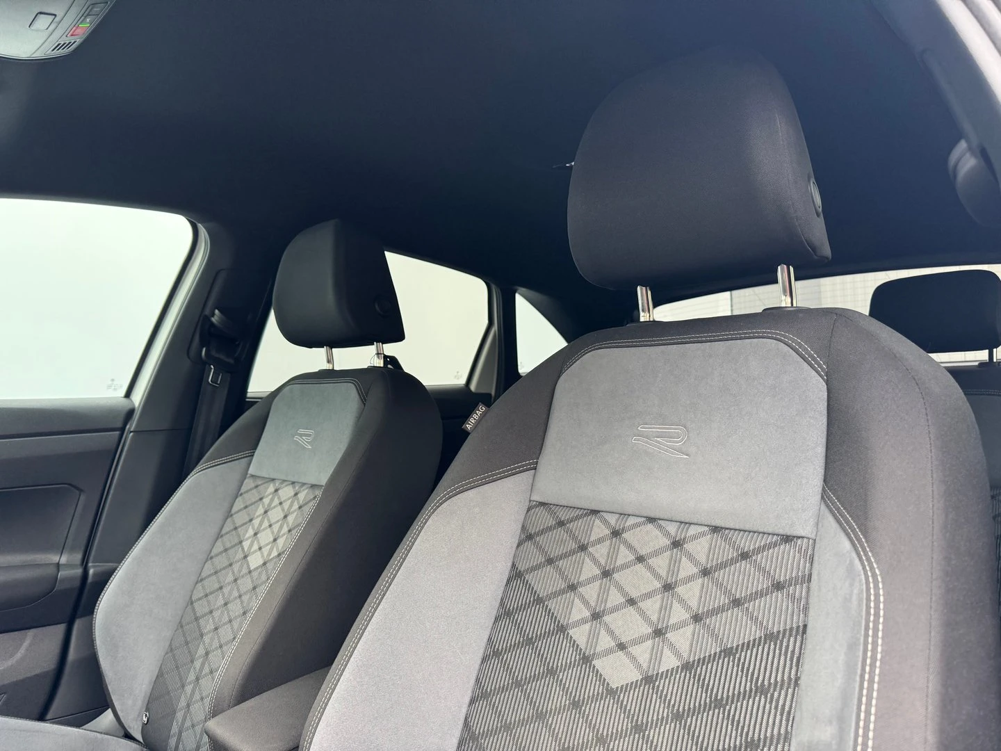 VW Taigo R-Line 1.5 TSI OPF DSG, снимка 7 - Автомобили и джипове - 56421130