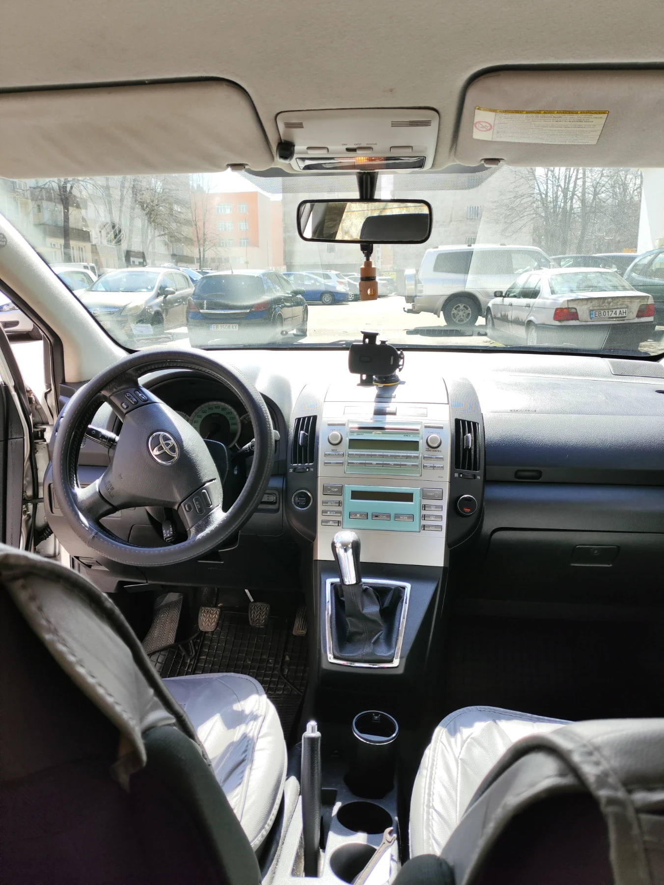 Toyota Corolla verso, снимка 8 - Автомобили и джипове - 54007987