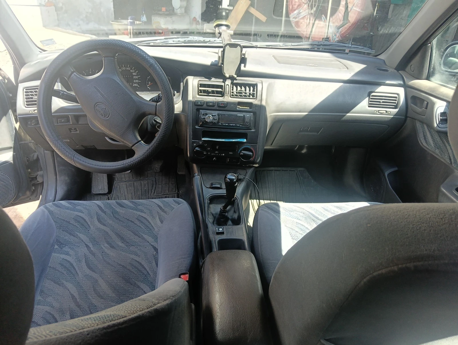 Toyota Carina 2.0, снимка 7 - Автомобили и джипове - 54093599
