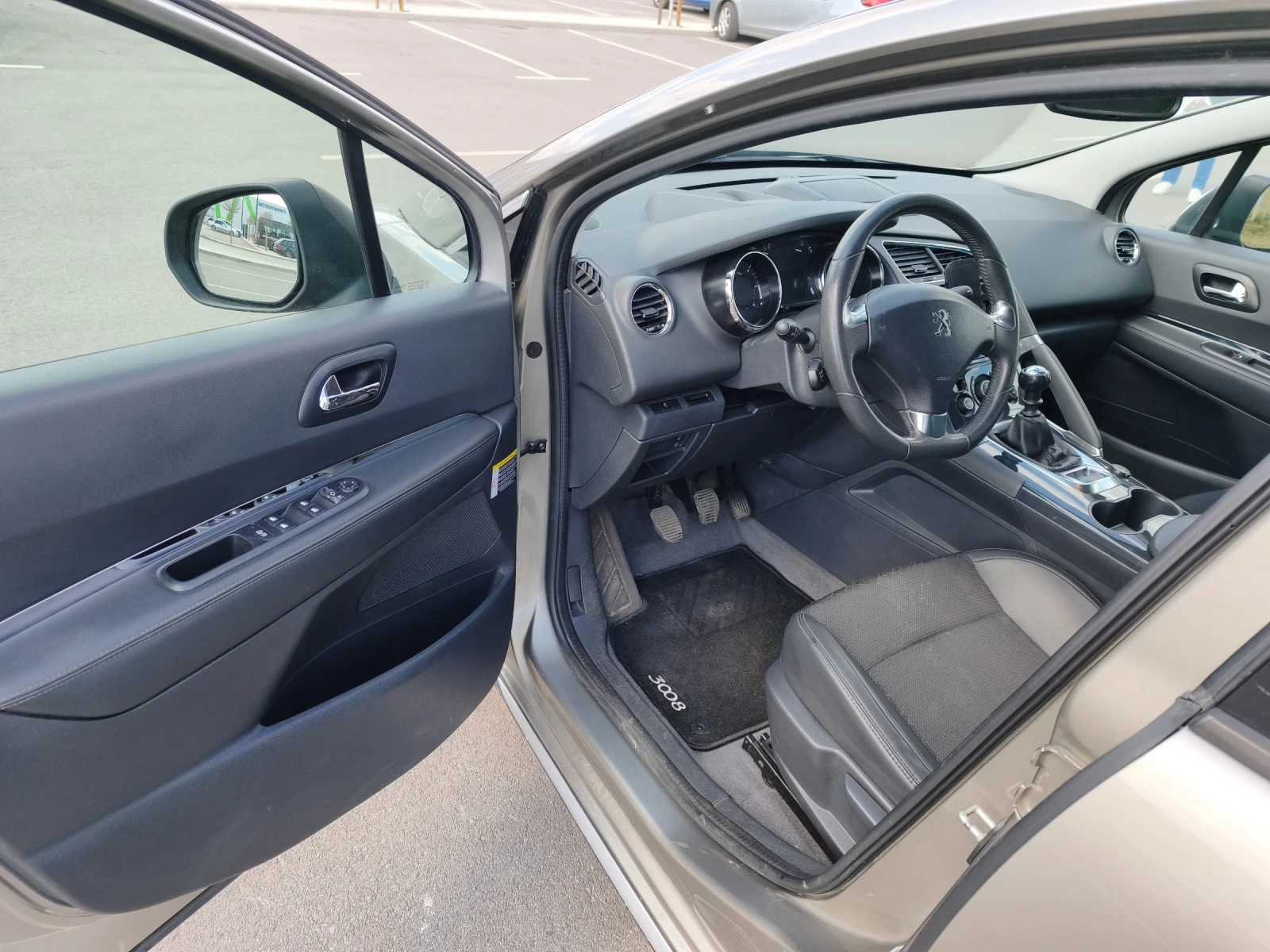 Peugeot 3008 1.6 HDI , снимка 9 - Автомобили и джипове - 54144052