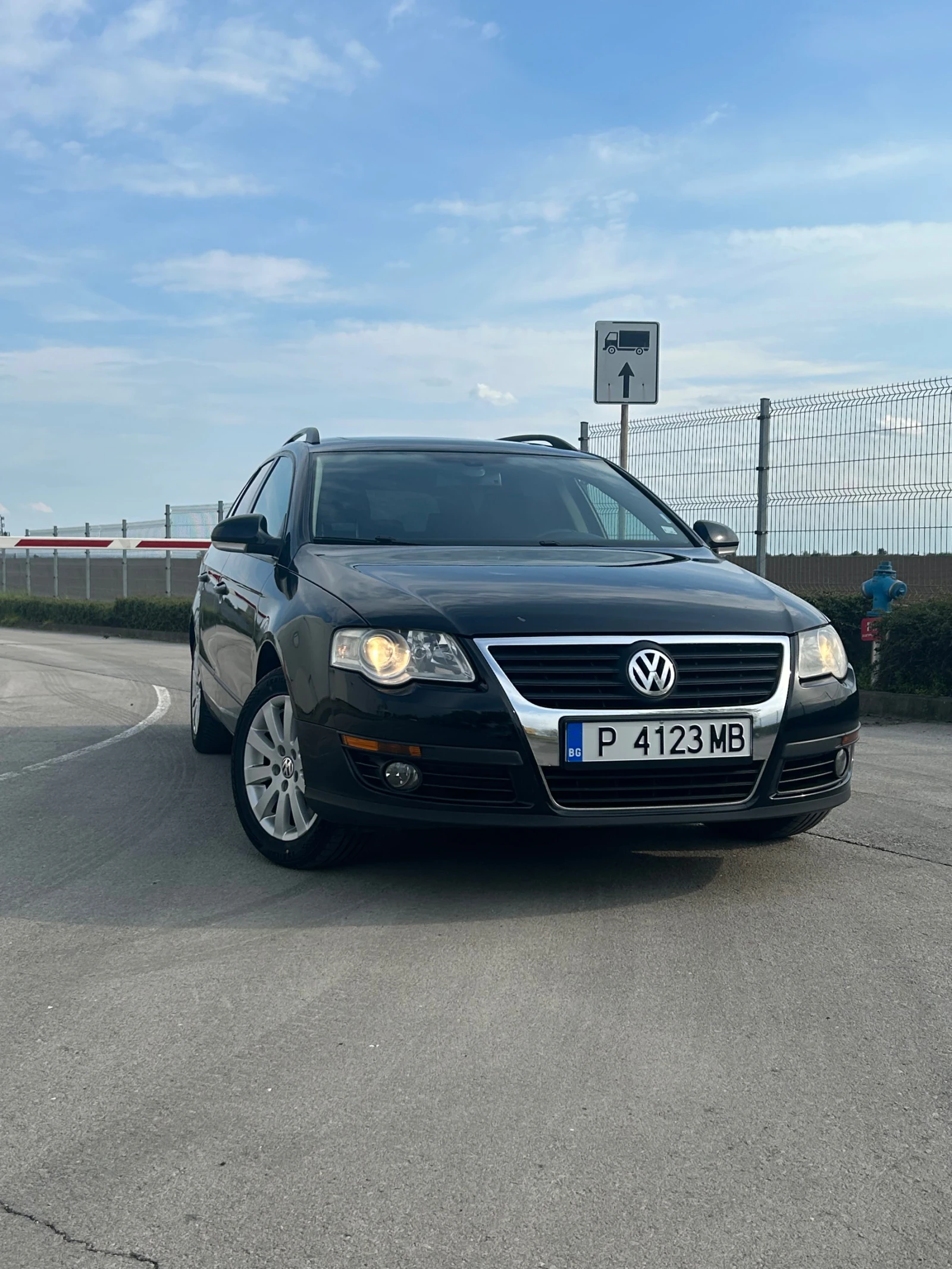 VW Passat, снимка 2 - Автомобили и джипове - 54316376