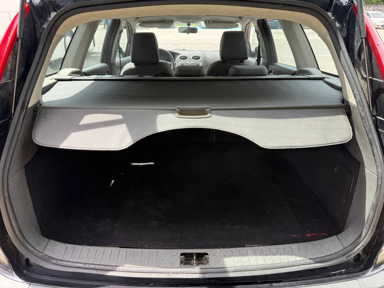 Ford Focus Turnier Fun 125к.с | Подгрев седалки | ESP, снимка 14 - Автомобили и джипове - 54607116