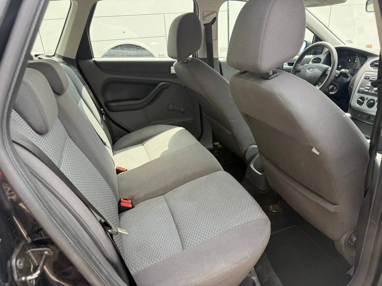Ford Focus Turnier Fun 125к.с | Подгрев седалки | ESP, снимка 10 - Автомобили и джипове - 54607116