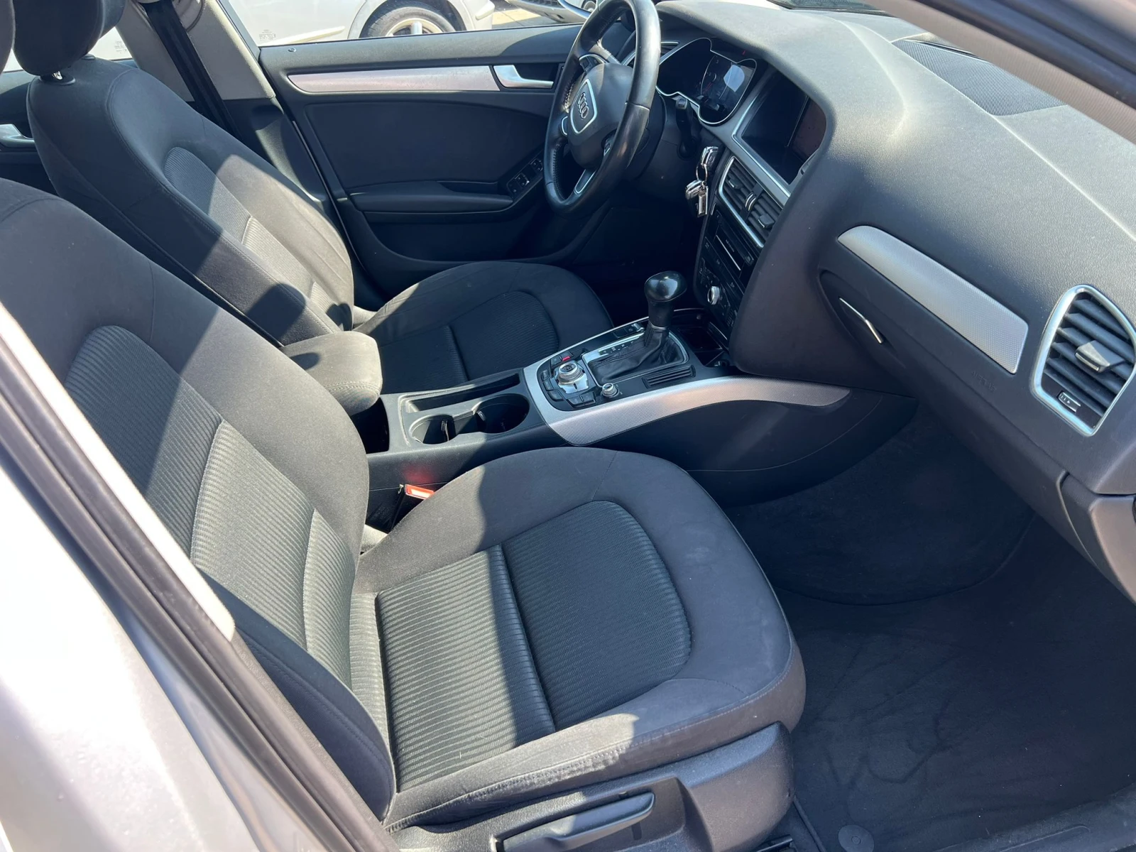 Audi A4 2.0TDi, снимка 2 - Автомобили и джипове - 54790478