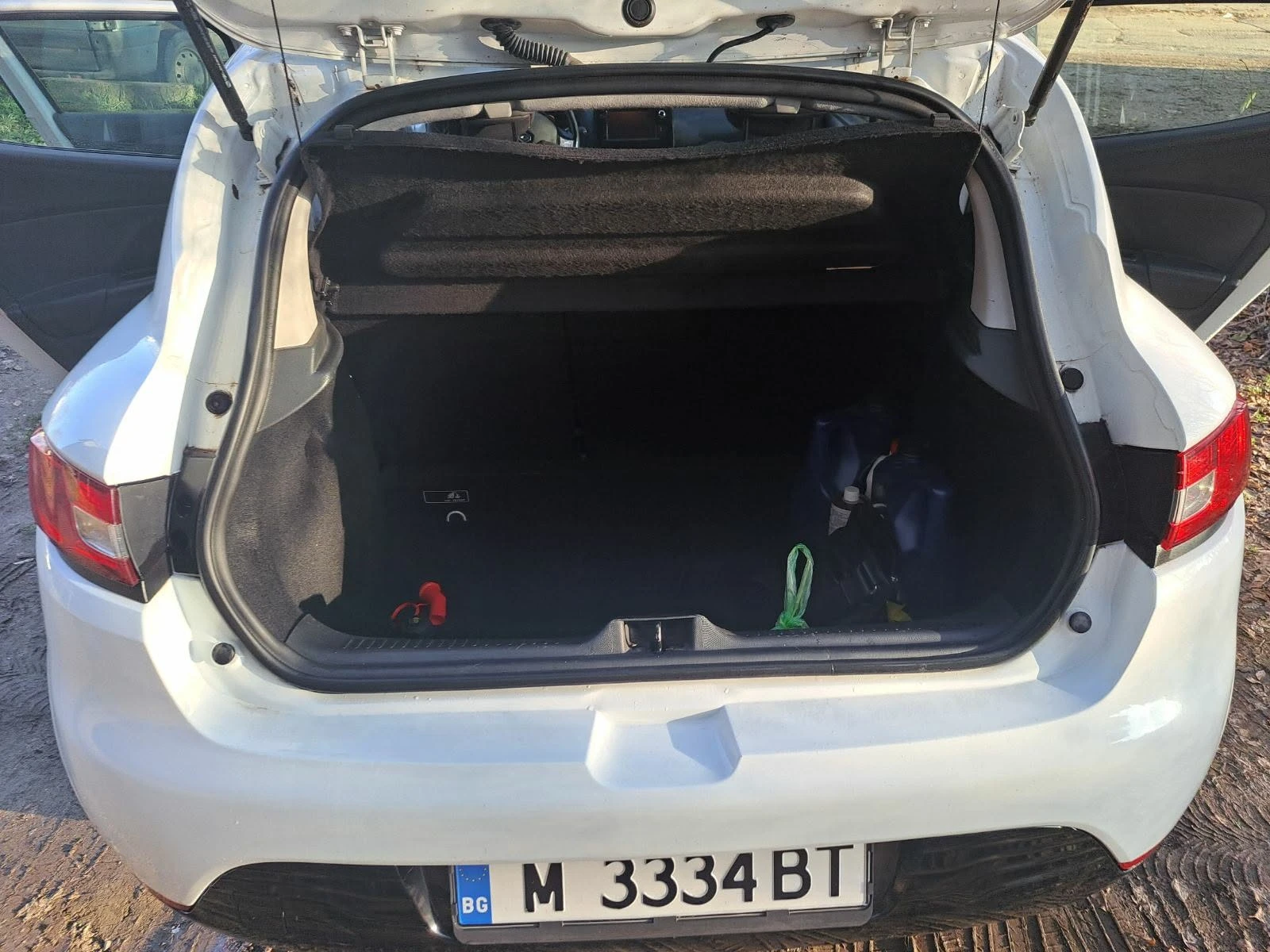 Renault Clio Tce, снимка 15 - Автомобили и джипове - 54992007