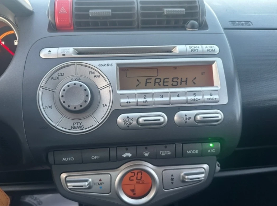 Honda Jazz Климатроник фейстлив, снимка 11 - Автомобили и джипове - 55219272