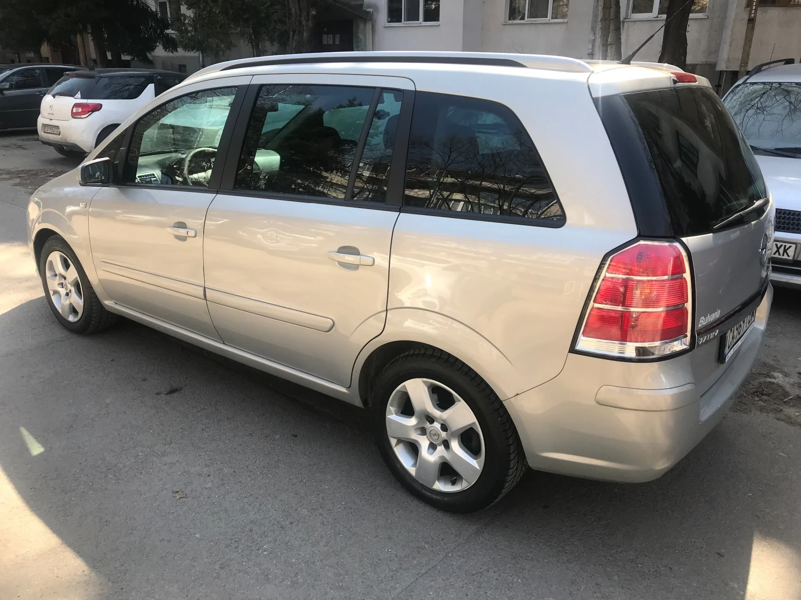 Opel Zafira 1.9 CDTI, снимка 2 - Автомобили и джипове - 55444538