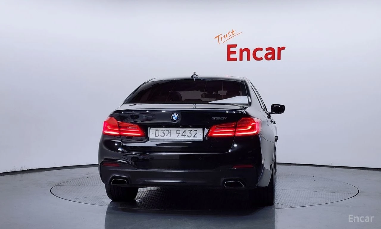 BMW 530 M* SPORT* ДИСТРОНИК* ХЕДЪП* LANE* ASSIST* , снимка 4 - Автомобили и джипове - 55623417