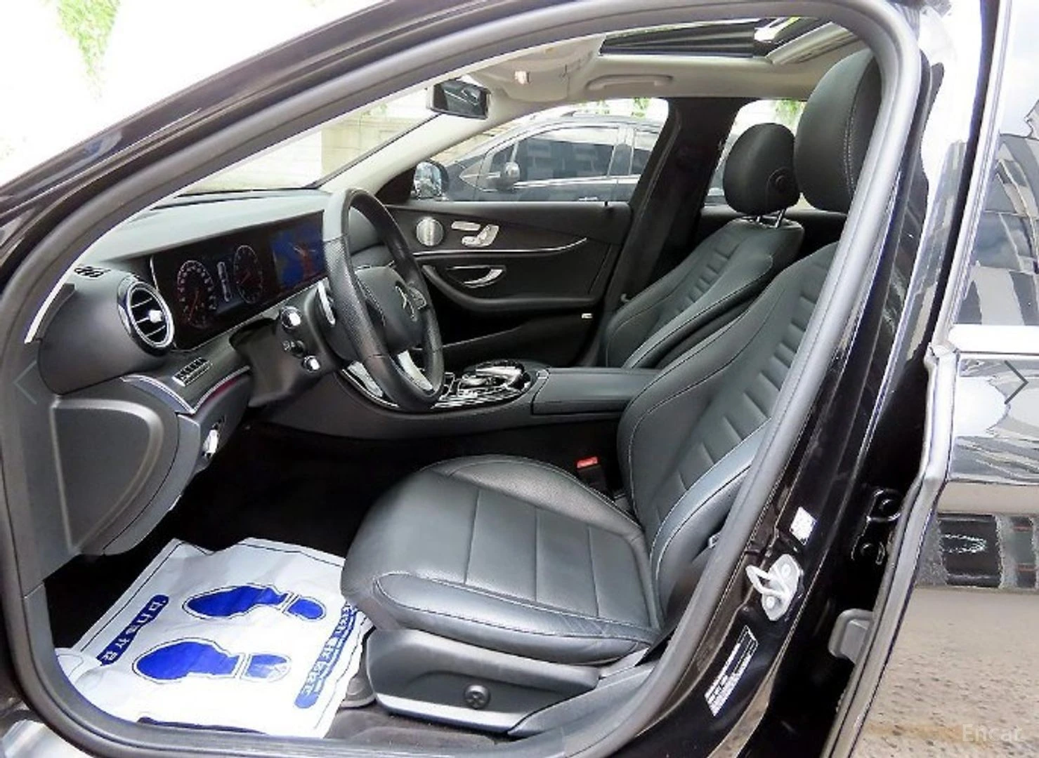 Mercedes-Benz E 300 AVANTGARDE* 4MATIC* КОЖА* ПОДГР* ОБДУХ* НАВИ* ПАНО, снимка 5 - Автомобили и джипове - 55667134