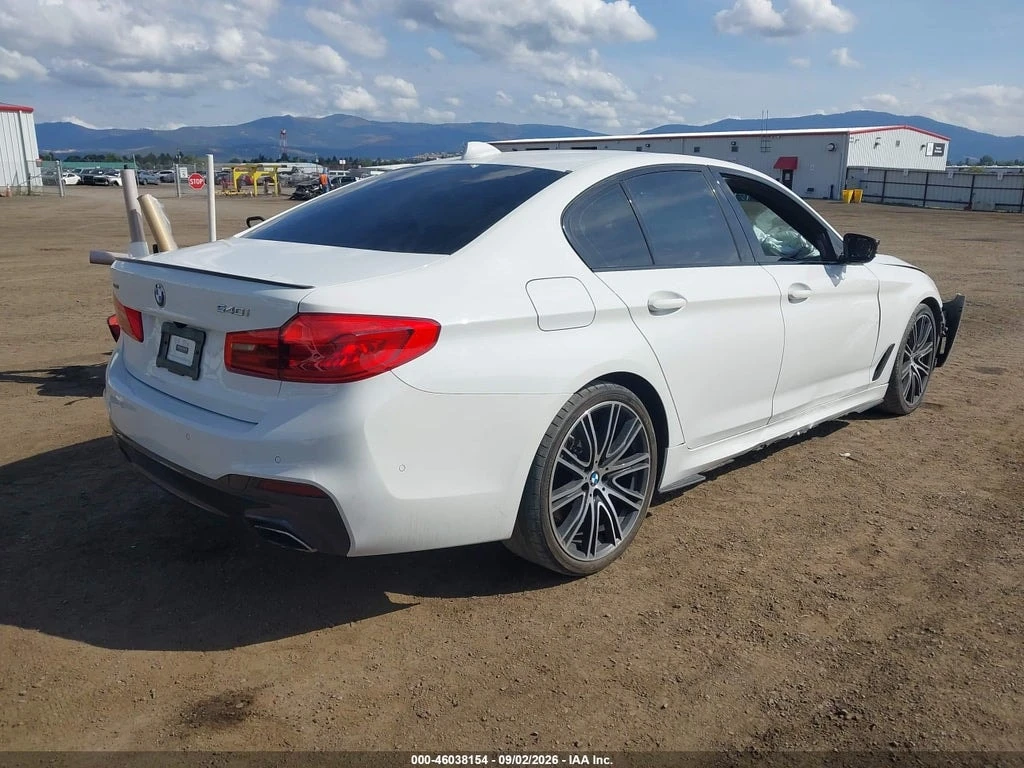 BMW 540 xDrive | CARFAX | АВТОКРЕДИТ БЕЗ ПЪРВОНАЧАЛНА , снимка 4 - Автомобили и джипове - 56156347