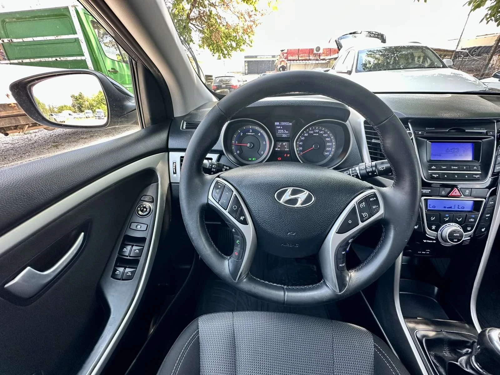 Hyundai I30 1.6CRDI, снимка 8 - Автомобили и джипове - 56647262
