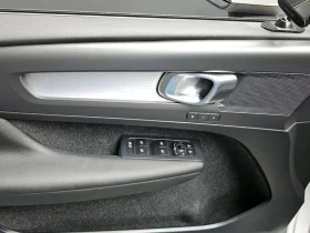 Volvo XC40 T4 MOMENTRUM, снимка 17