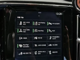 Volvo XC40 T4 MOMENTRUM, снимка 16