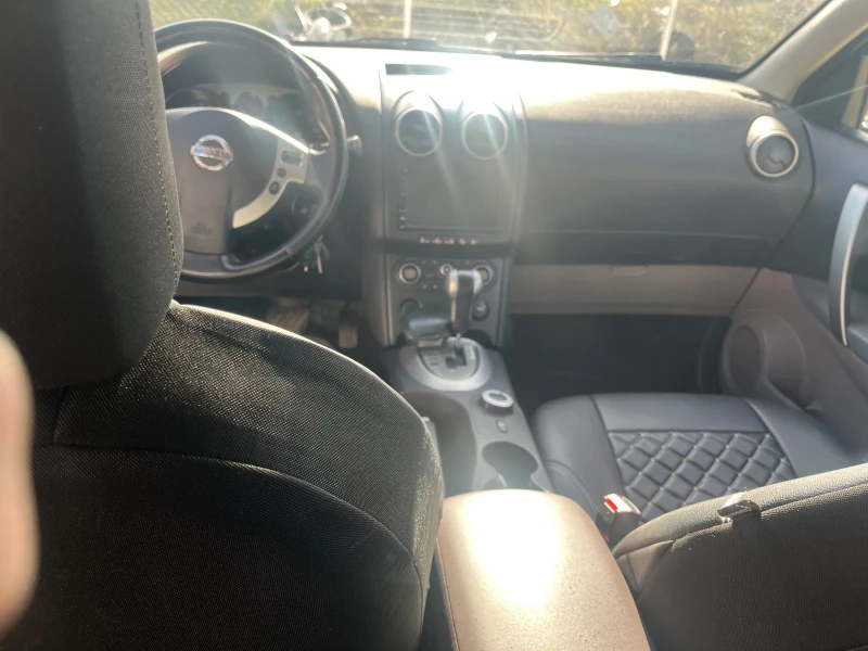 Nissan Qashqai 2.0, снимка 10 - Автомобили и джипове - 48668540