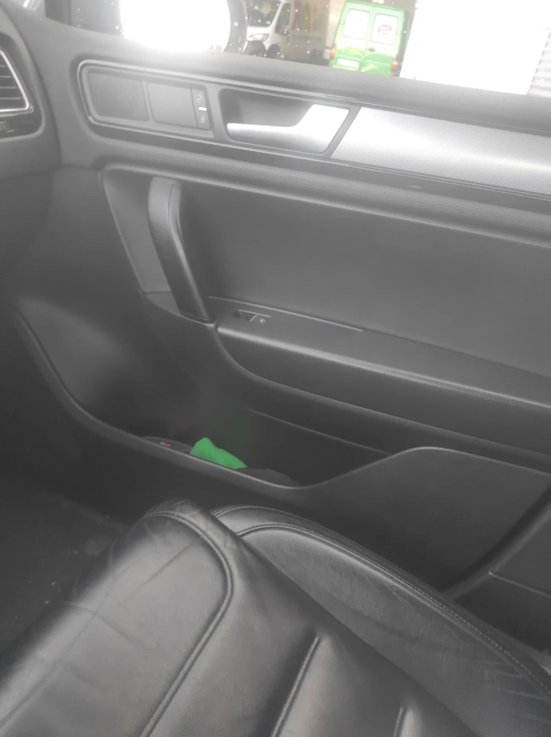 VW Touareg 3, 0 V 6, снимка 6 - Автомобили и джипове - 52235557