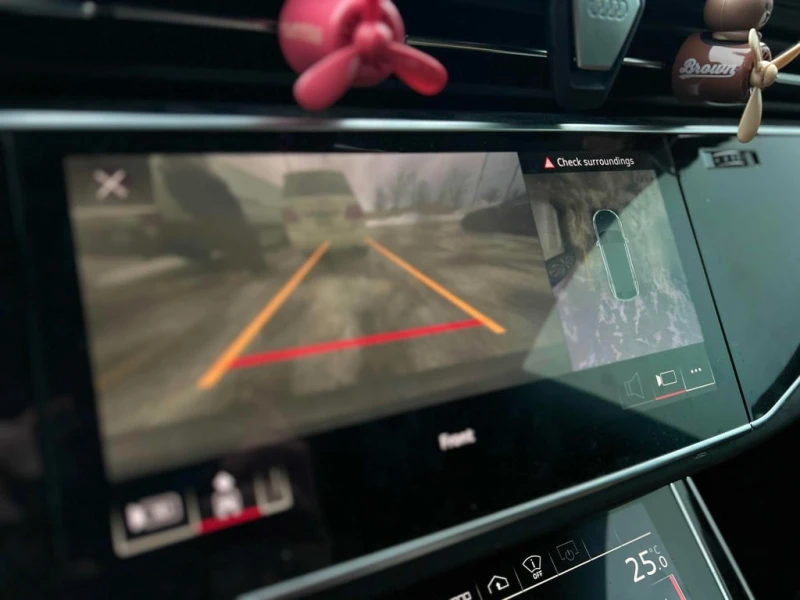 Audi Q8 / Technik / AWD quattro / 360  Camera / S-Line /  , снимка 11 - Автомобили и джипове - 53294740