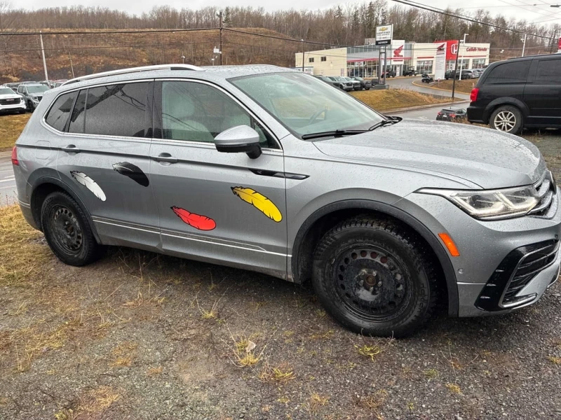 VW Tiguan * Highline R Line * CARFAX * ФИНАНСИРАНЕ, снимка 3 - Автомобили и джипове - 53324130