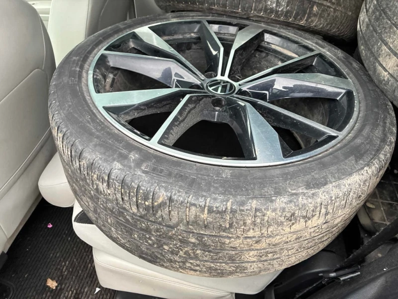 VW Tiguan * Highline R Line * CARFAX * ФИНАНСИРАНЕ, снимка 16 - Автомобили и джипове - 53324130