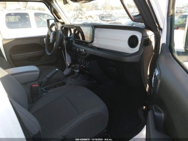 Jeep Wrangler 4xe Sport S, снимка 10 - Автомобили и джипове - 53779697