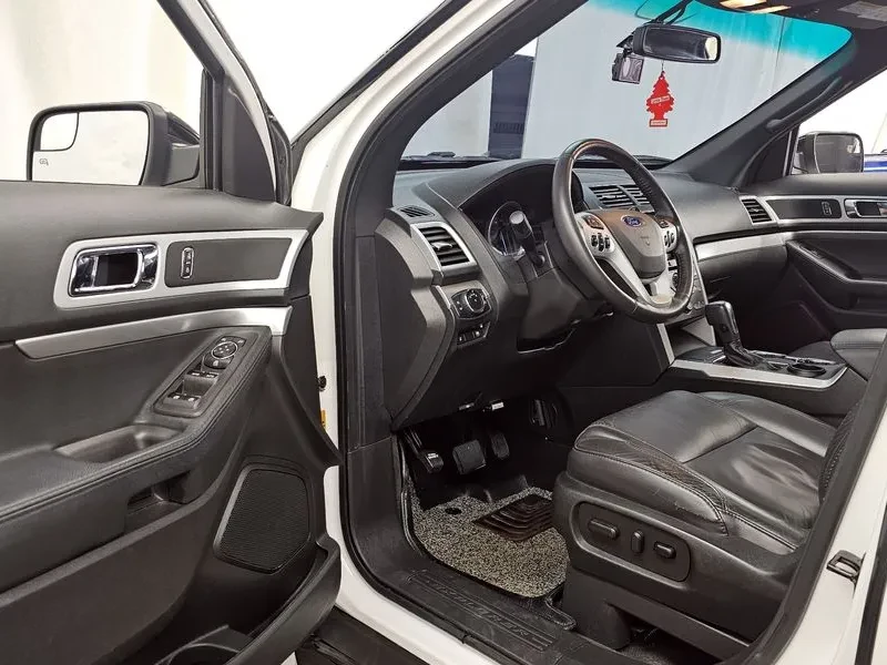 Ford Explorer 3.5 AWD, снимка 10 - Автомобили и джипове - 54350168