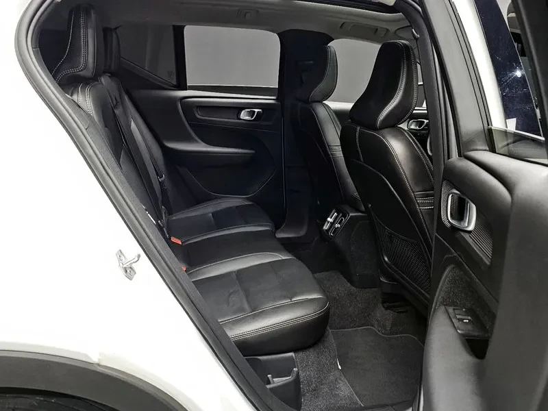Volvo XC40 T4 MOMENTRUM, снимка 12 - Автомобили и джипове - 55925987