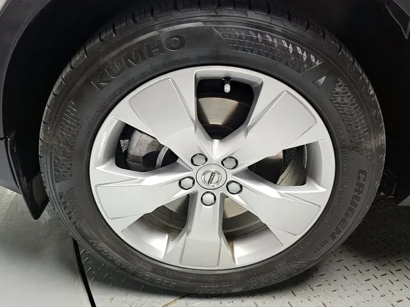Volvo XC40 T4 MOMENTRUM, снимка 5 - Автомобили и джипове - 55925987