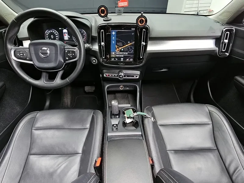 Volvo XC40 T4 MOMENTRUM, снимка 7 - Автомобили и джипове - 55925987