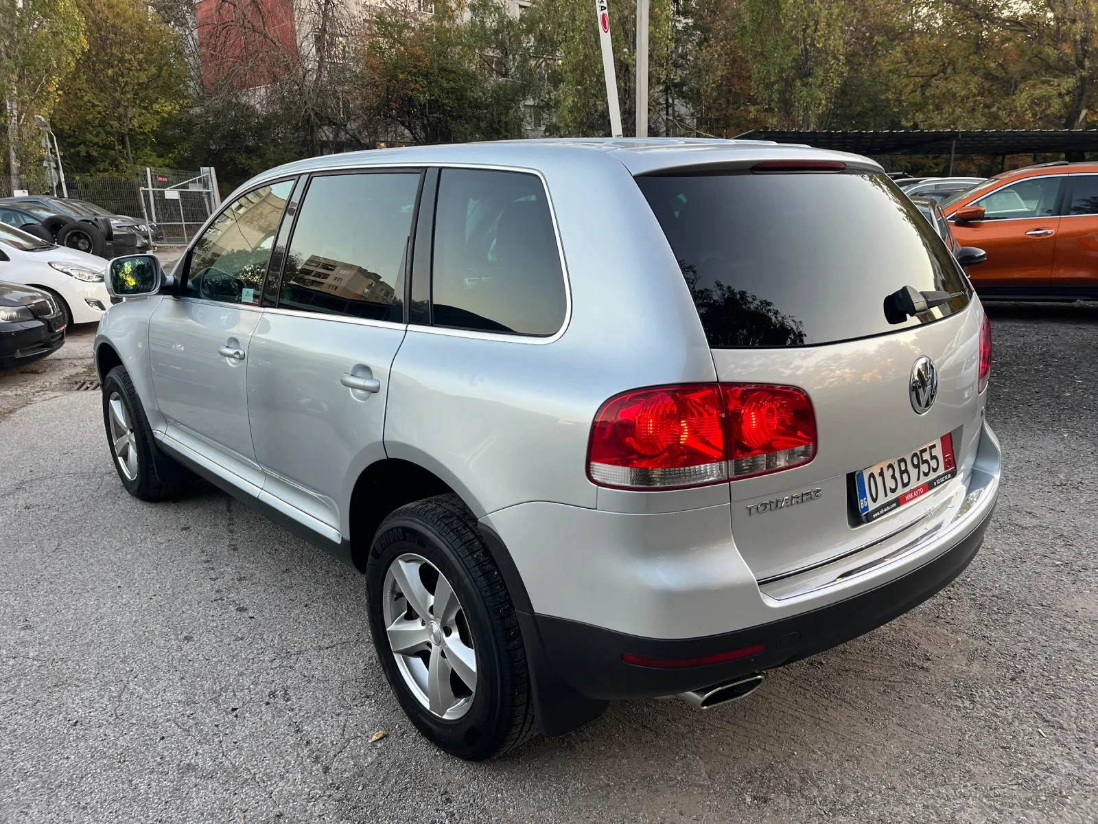 VW Touareg 4.2 V8 310кс SWISS - изображение 4