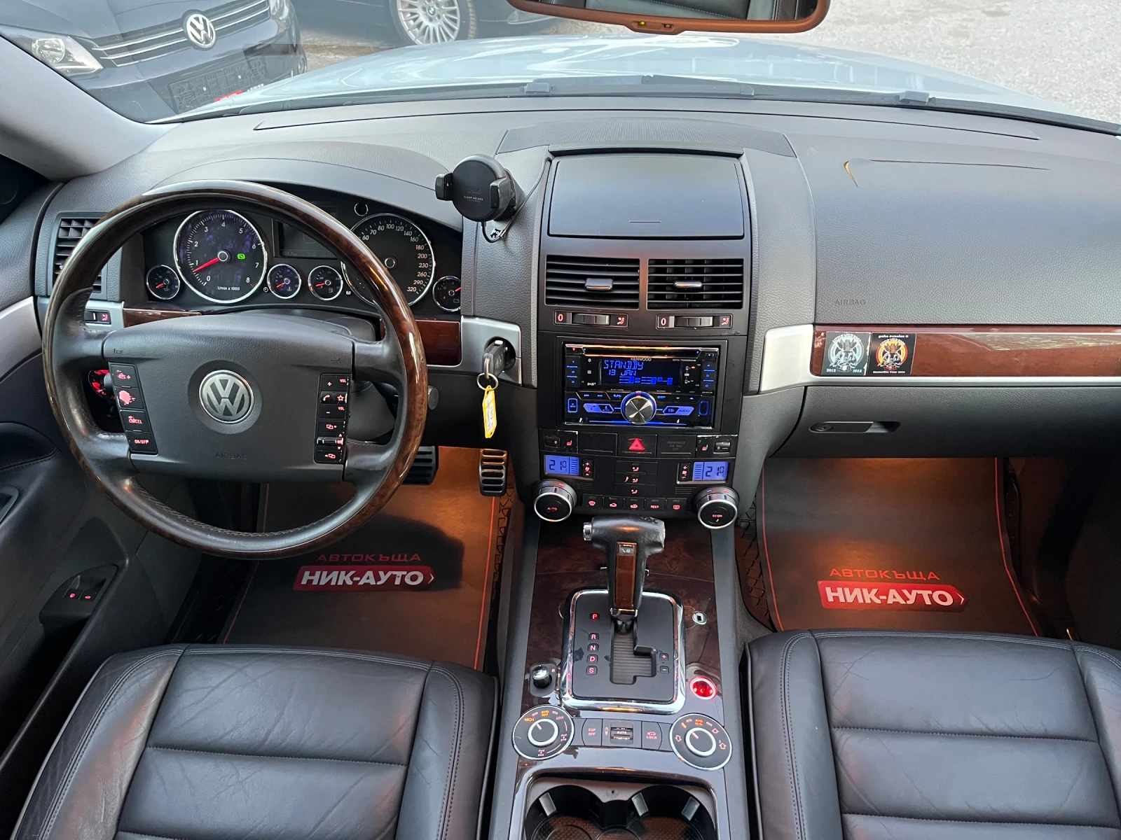 VW Touareg 4.2 V8 310кс SWISS - изображение 10