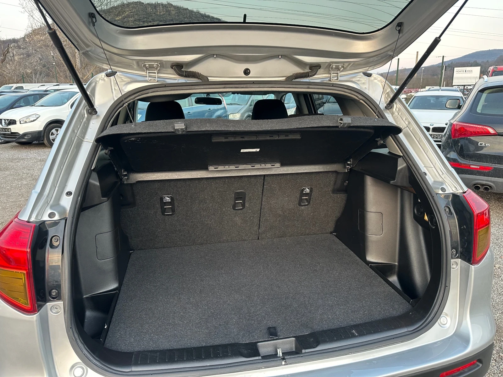 Suzuki Vitara 1.6D-120к.с-LED-CAMERA-CAR PLAY, снимка 14 - Автомобили и джипове - 53753581