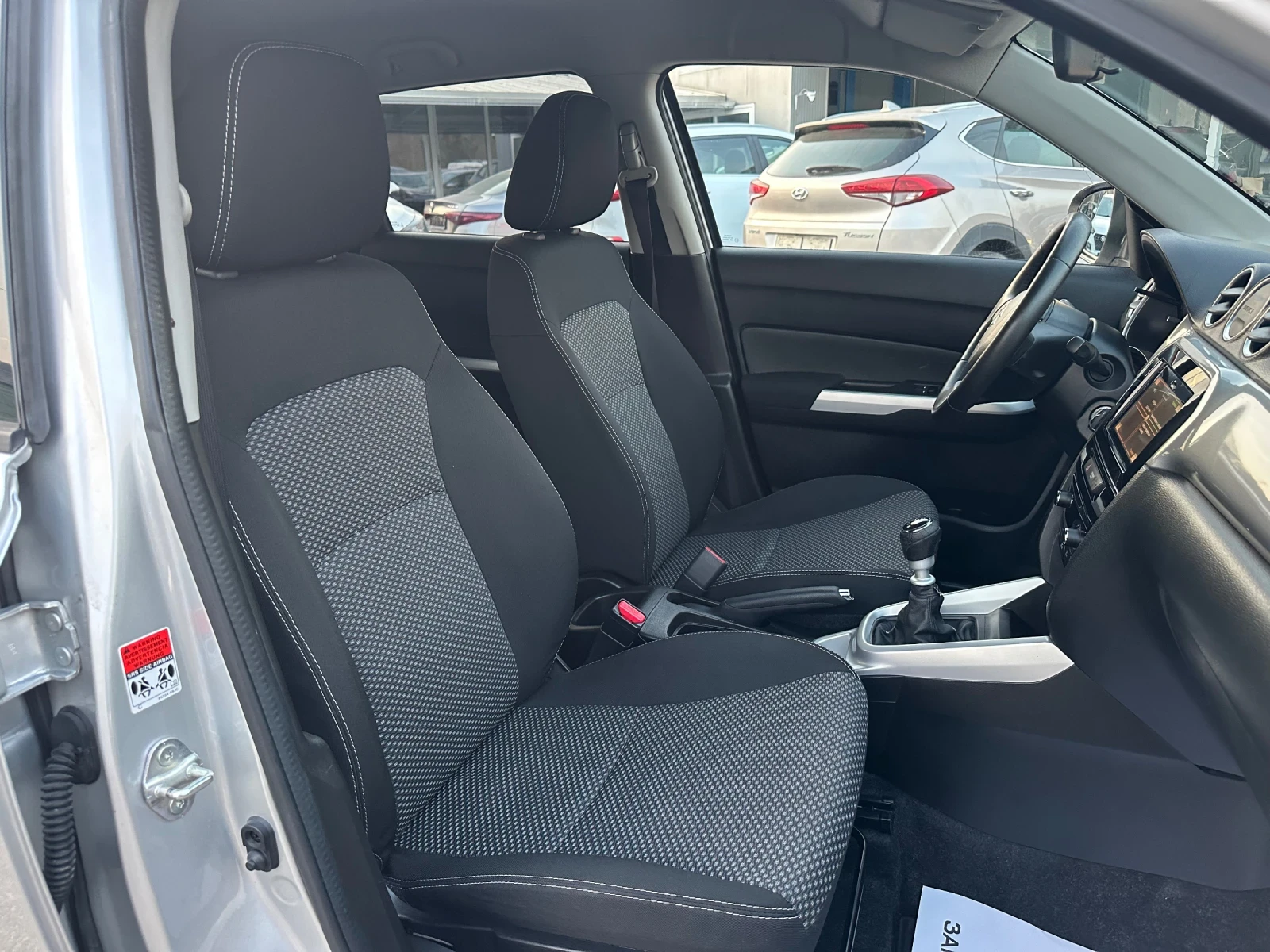 Suzuki Vitara 1.6D-120к.с-LED-CAMERA-CAR PLAY, снимка 16 - Автомобили и джипове - 53753581