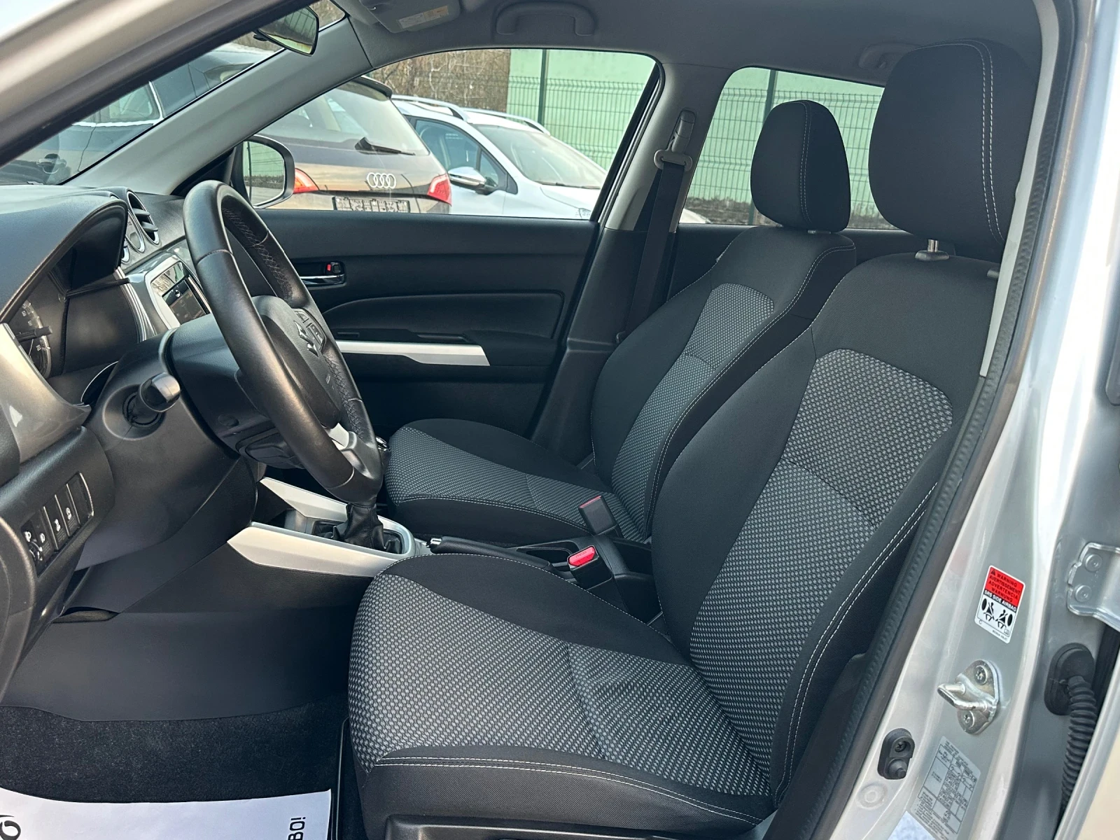 Suzuki Vitara 1.6D-120к.с-LED-CAMERA-CAR PLAY, снимка 10 - Автомобили и джипове - 53753581