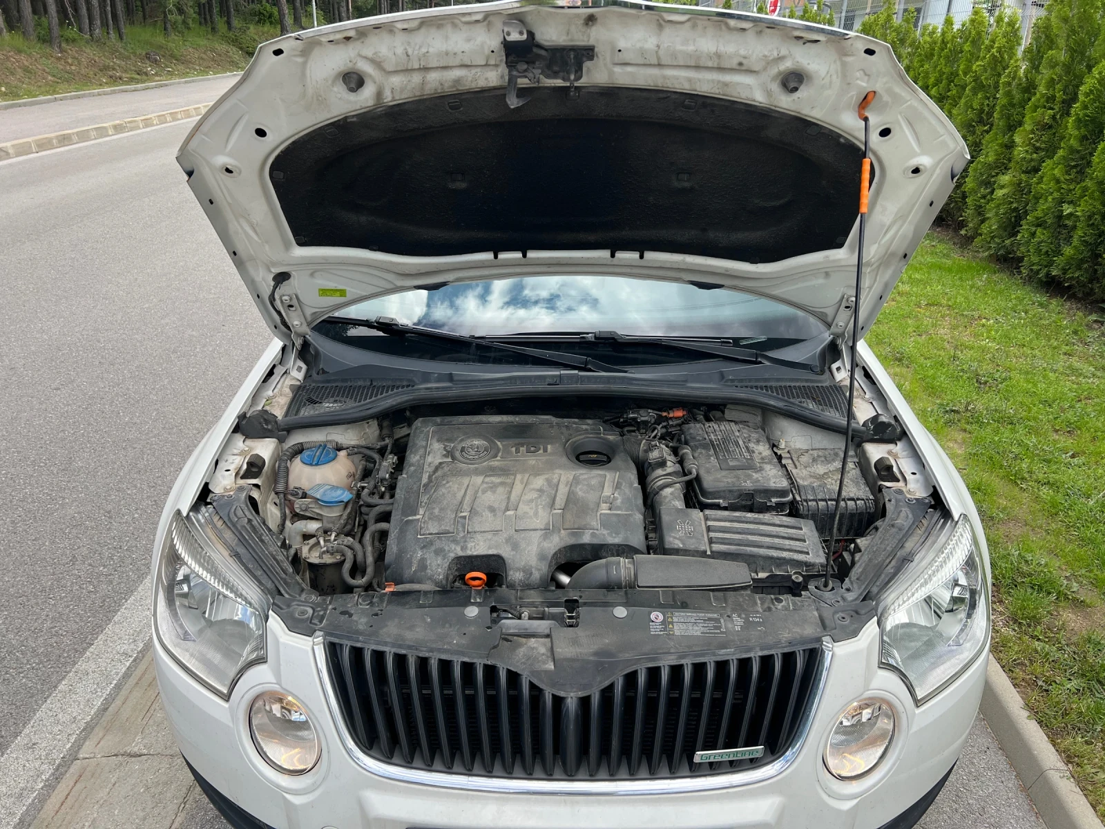 Skoda Yeti ОТЛИЧЕН, ЛИЧЕН, снимка 16 - Автомобили и джипове - 55001795