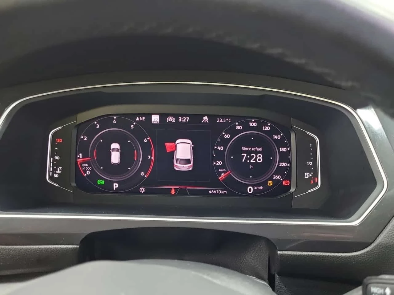 VW Tiguan  HIGHLINE R LINE / ОБДУХВАНЕ / ПАНОРАМА, снимка 9 - Автомобили и джипове - 55662893