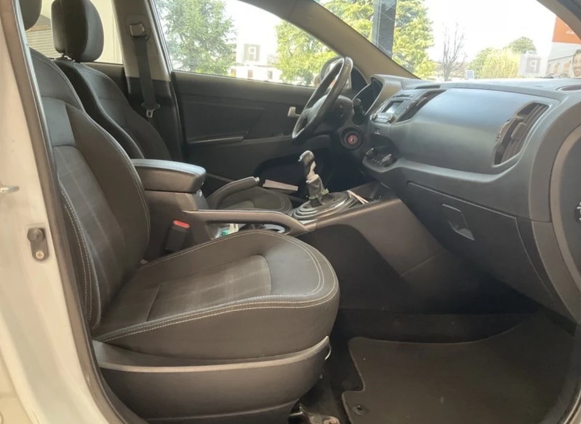 Kia Sportage 1.6, снимка 6 - Автомобили и джипове - 55883778