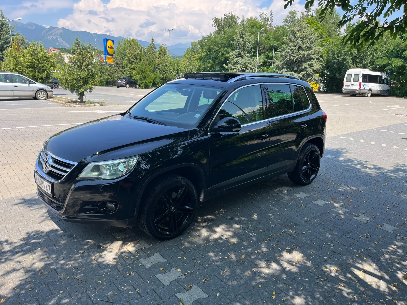VW Tiguan VW Tiguan 2.0 TDI HIGHLINE 4MOTION /4x4/ ПАНОРАМА, снимка 2 - Автомобили и джипове - 55965922