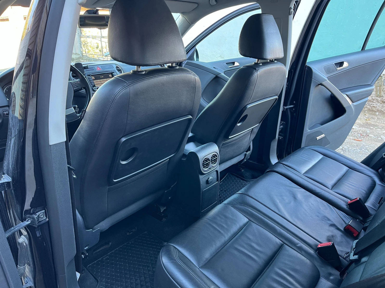 VW Tiguan VW Tiguan 2.0 TDI HIGHLINE 4MOTION /4x4/ ПАНОРАМА, снимка 9 - Автомобили и джипове - 55965922