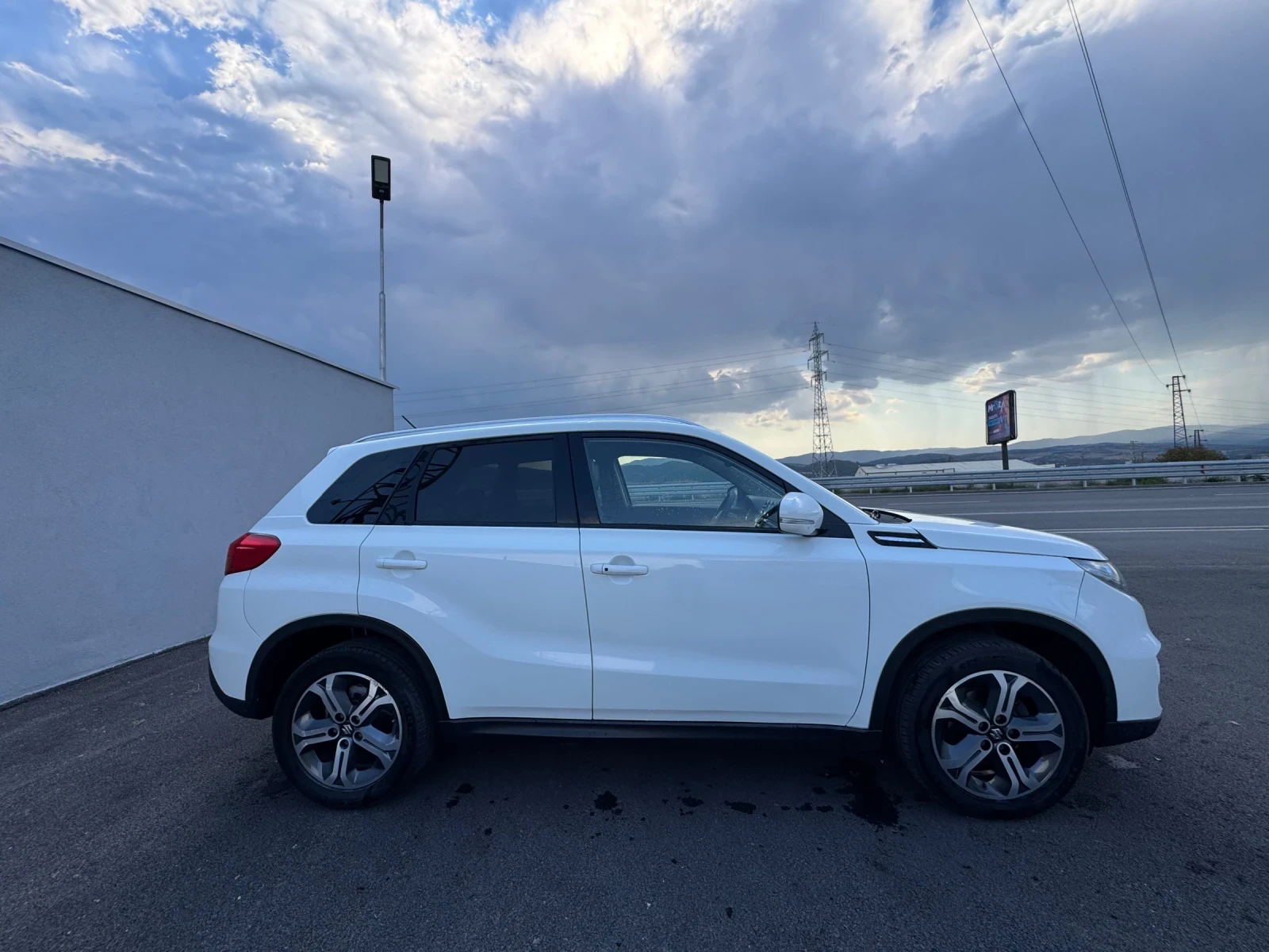 Suzuki Vitara 1.6D All GRIP 4x4 Навигация Key less , снимка 4 - Автомобили и джипове - 56021452