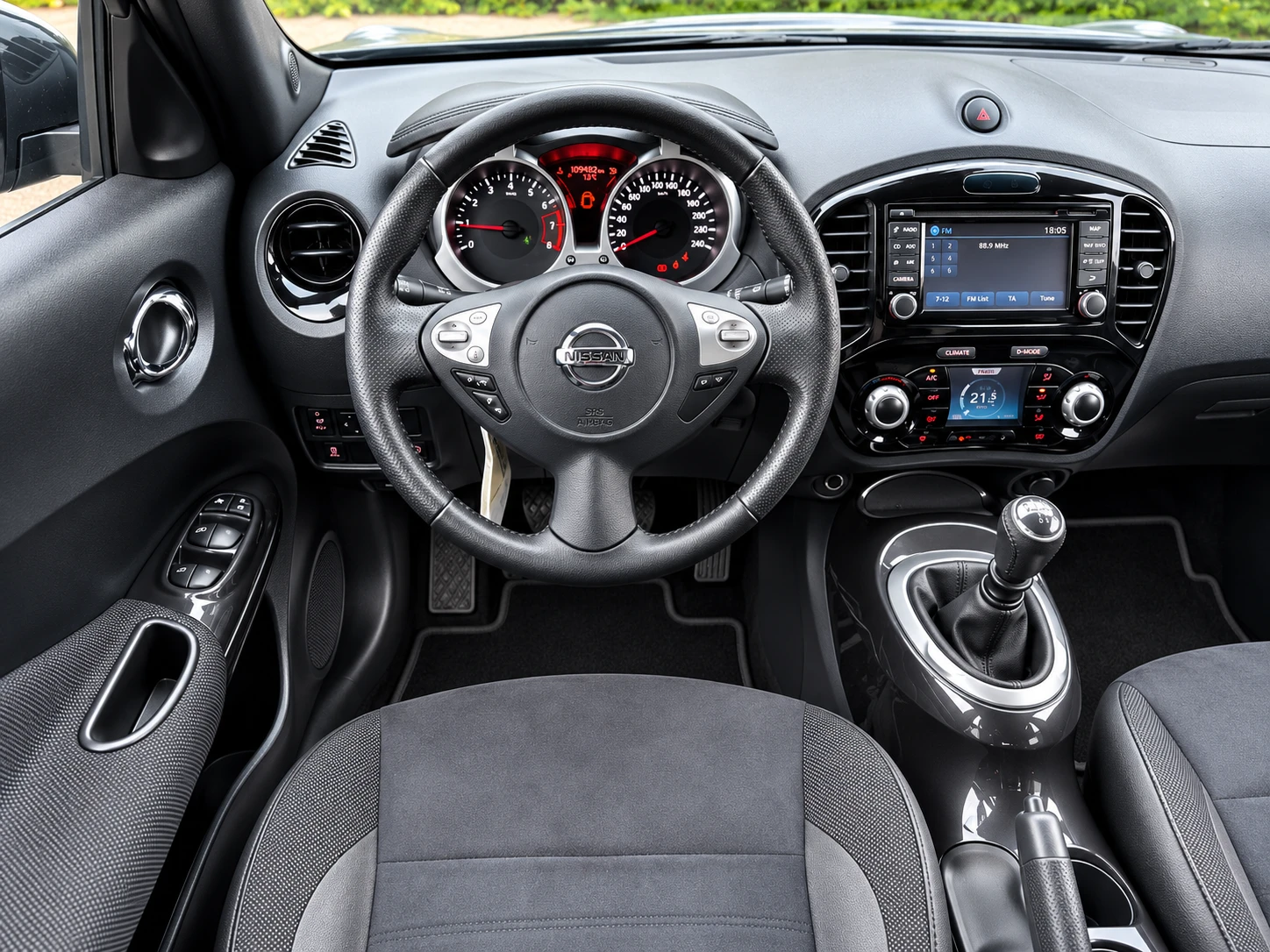 Nissan Juke 1.2DIG-T* TEKNA* KeyLess* Navi* LED* Facelift* Eu6, снимка 11 - Автомобили и джипове - 56318850