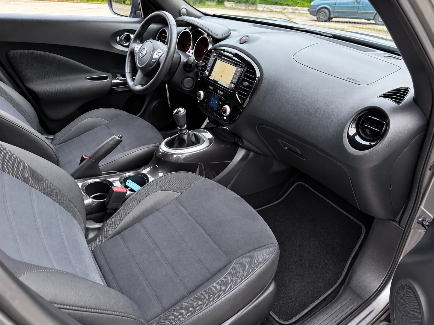 Nissan Juke 1.2DIG-T* TEKNA* KeyLess* Navi* LED* Facelift* Eu6, снимка 10 - Автомобили и джипове - 56318850