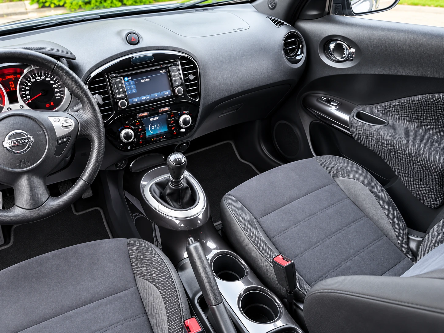 Nissan Juke 1.2DIG-T* TEKNA* KeyLess* Navi* LED* Facelift* Eu6, снимка 12 - Автомобили и джипове - 56318850