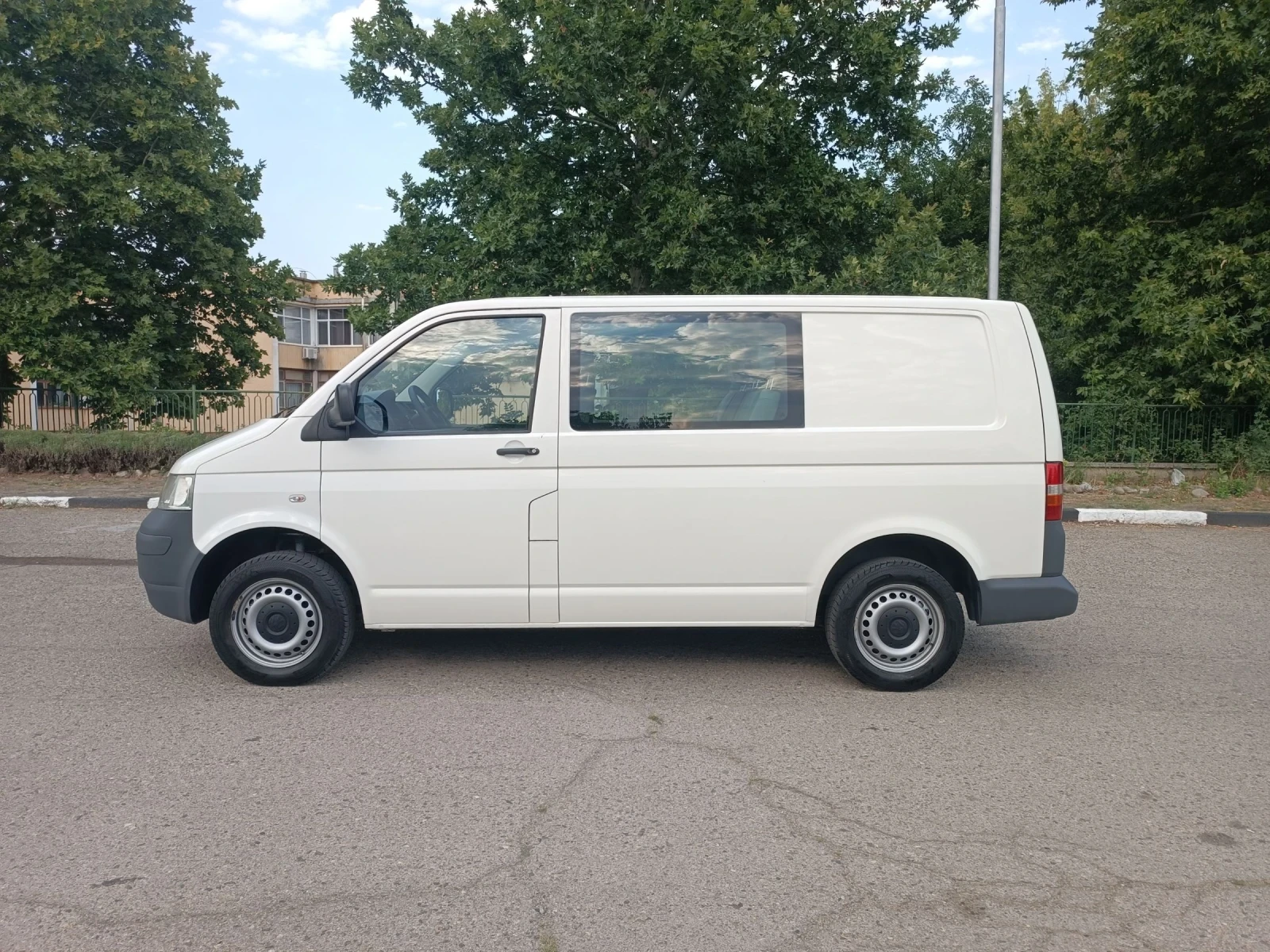 VW T5 2.5 TDI 6 местен - изображение 8