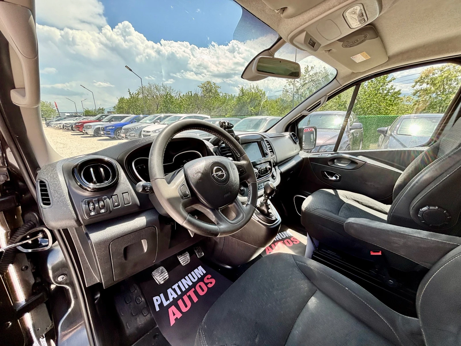 Opel Vivaro 1.6D/ПОДГРЕВ/NAVITOUCH/TOP, снимка 4 - Бусове и автобуси - 54544564