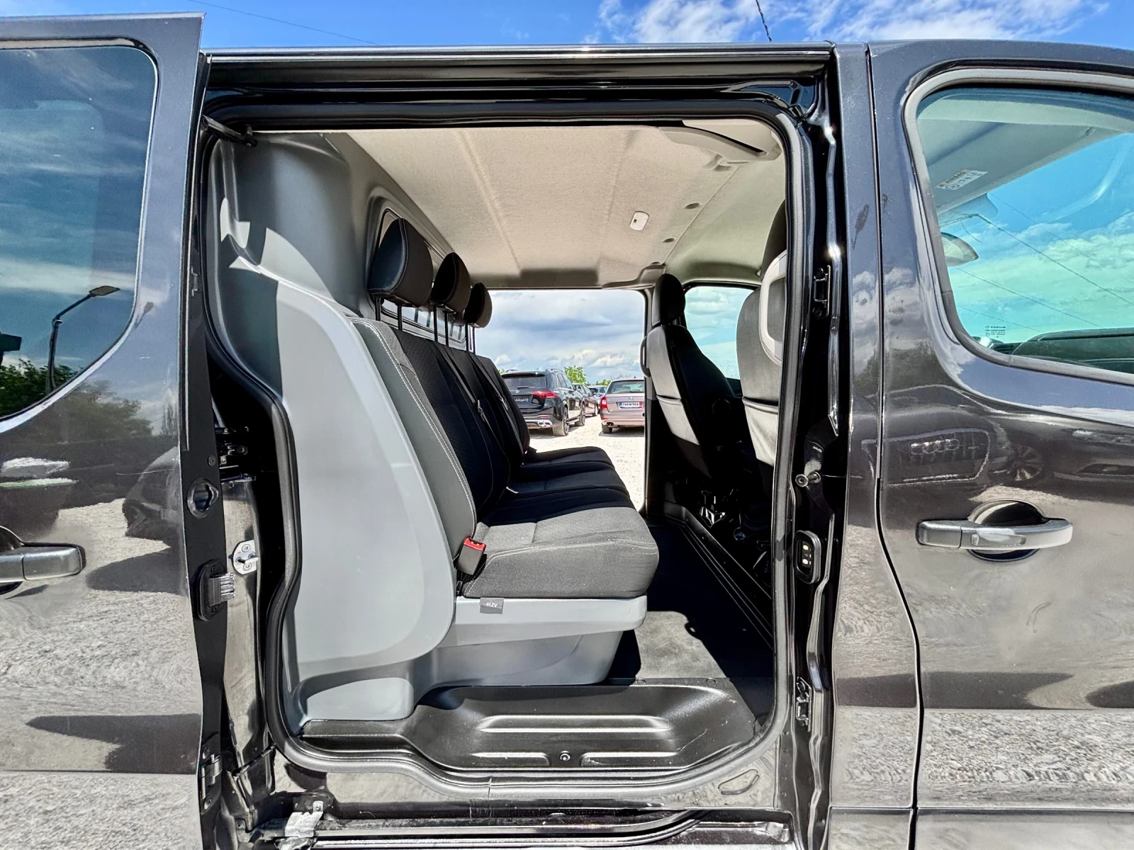 Opel Vivaro 1.6D/ПОДГРЕВ/NAVITOUCH/TOP, снимка 9 - Бусове и автобуси - 54544564