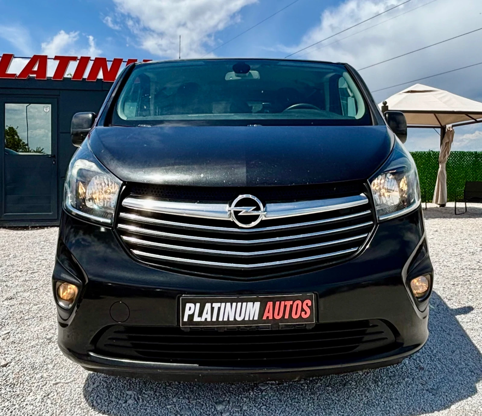 Opel Vivaro 1.6D/ПОДГРЕВ/NAVITOUCH/TOP, снимка 2 - Бусове и автобуси - 54544564