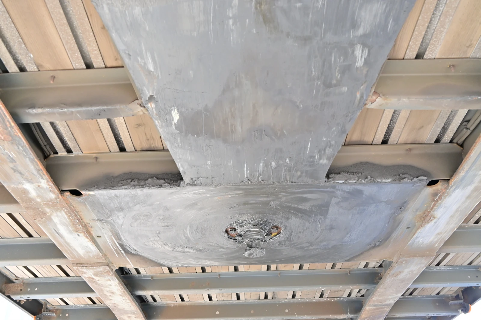 Полуремарке Schwarzmuller 3/E Тристрана щора, снимка 9 - Ремаркета - 52368076