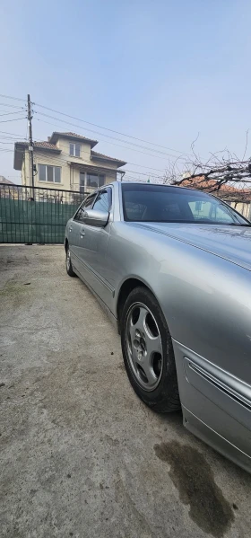 Mercedes-Benz E 270 CDI + , снимка 3